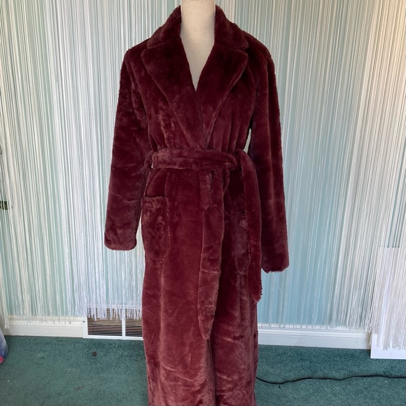 Faux Fur Maxi Coat Size US6 NWOT - Picture 7 of 17